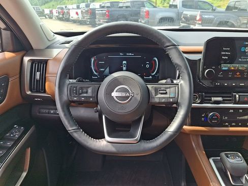 Used 2024 Nissan Pathfinder Platinum w/ Cargo Package AWD/4WD image 19