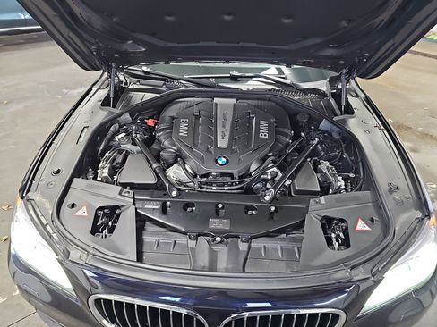 Used 2013 BMW 750Li image 31