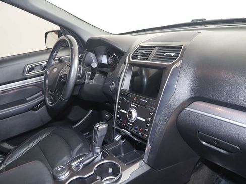 Used 2018 Ford Explorer Sport w/ Equipment Group 401A AWD/4WD image 44