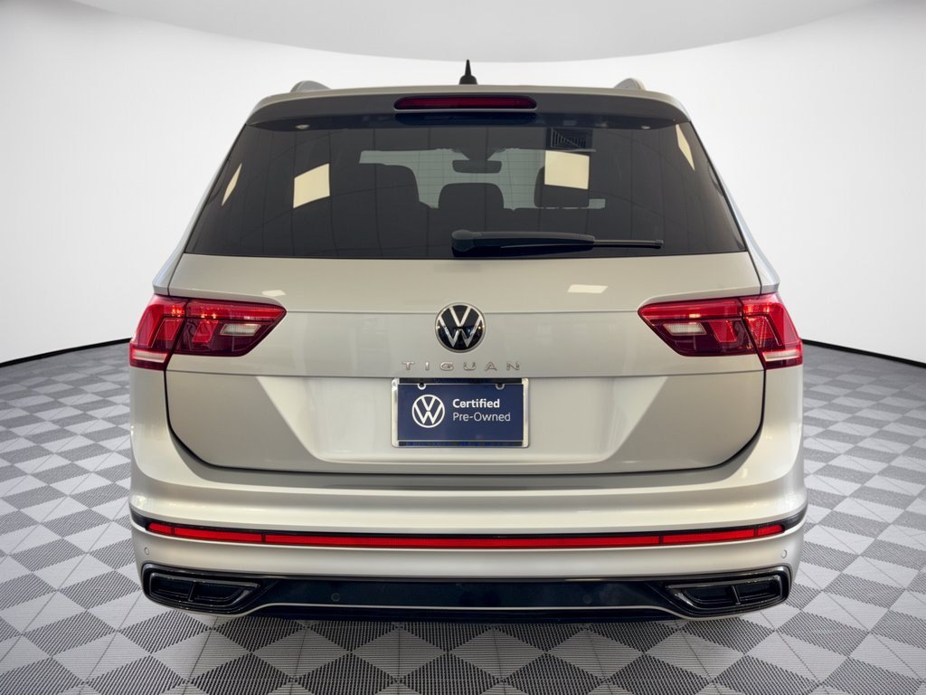 Certified 2024 Volkswagen Tiguan SE R-Line FWD image 11