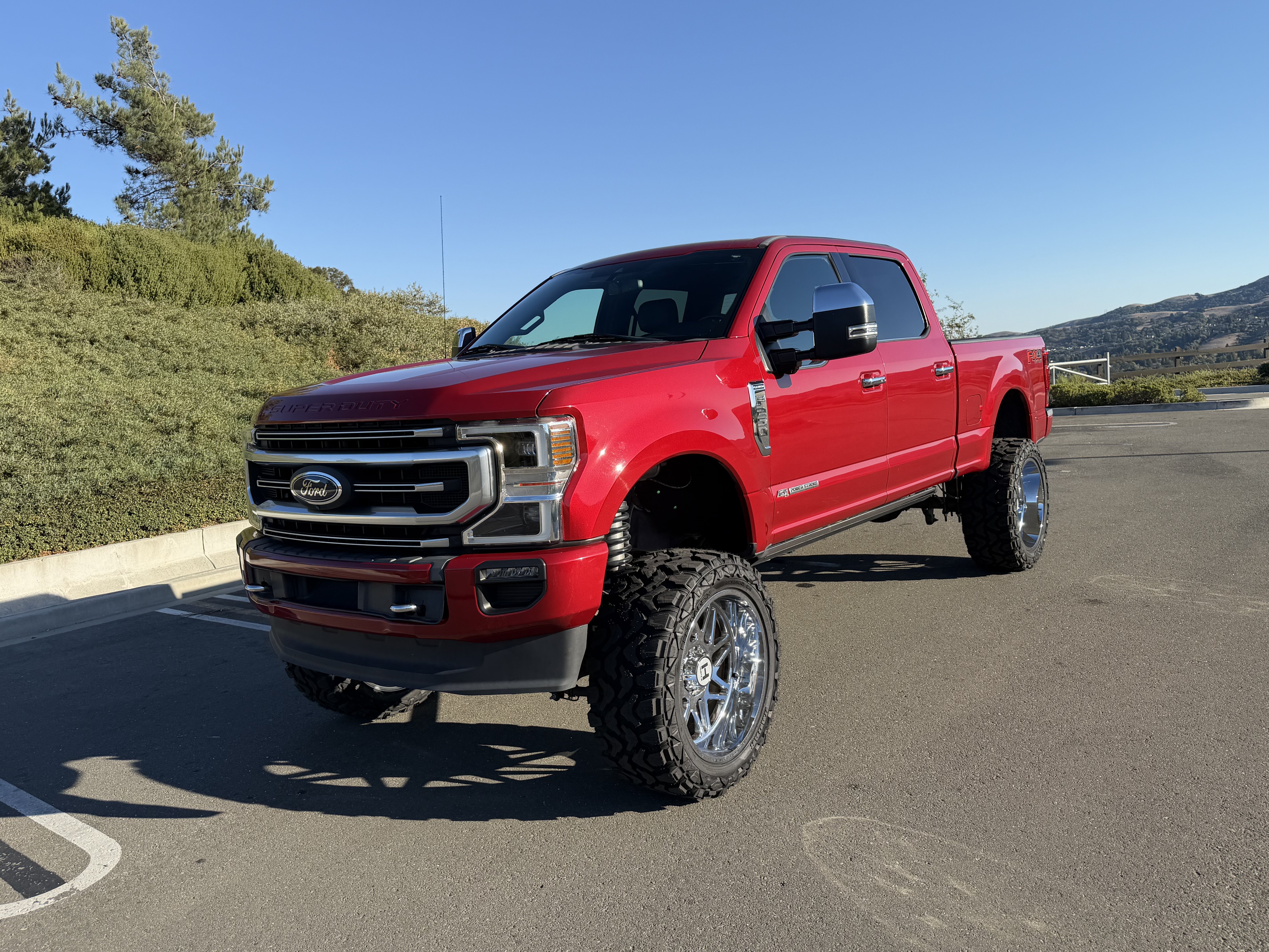 Used 2020 Ford F250 Platinum w/ FX4 Off-Road Package AWD/4WD image 3