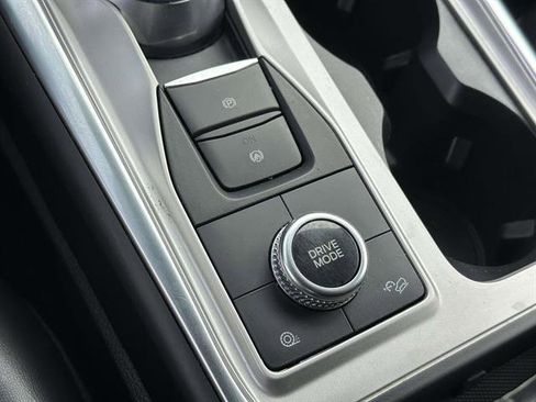 Used 2022 Ford Explorer XLT w/ Equipment Group 202A image 21