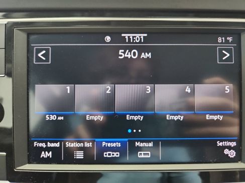 Used 2024 Volkswagen Jetta SE FWD image 19