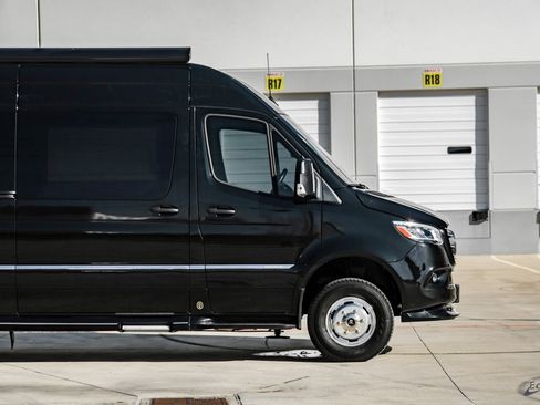 Used 2022 Mercedes-Benz Sprinter 3500 image 18