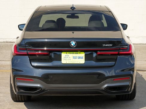 Used 2021 BMW 740i w/ M Sport Package RWD image 57