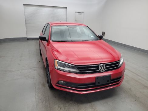 Used 2016 Volkswagen Jetta Sport FWD image 14