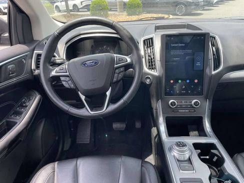 Used 2021 Ford Edge Titanium w/ Equipment Group 301A FWD image 13