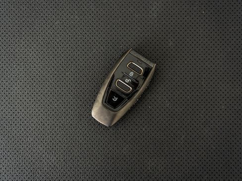 Used 2025 Aston Martin DBX 707 AWD/4WD image 22