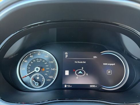 Used 2025 Genesis GV70 2.5T image 10