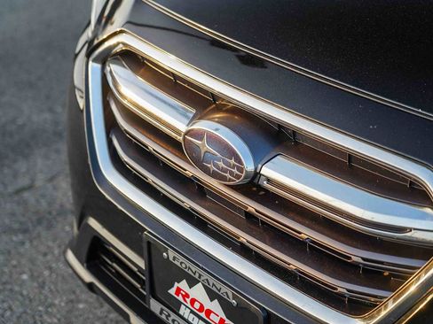 Used 2019 Subaru Outback 2.5i Limited w/ Popular Package #2 image 3