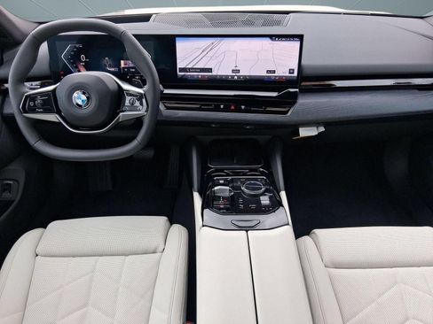 Used 2026 BMW 530i w/ Premium Package RWD image 13