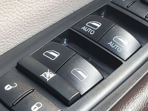 Used 2019 Chrysler Pacifica LX image 33