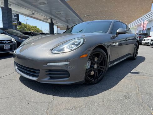 Used 2014 Porsche Panamera 4 AWD/4WD image 1