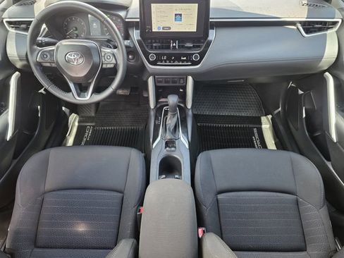Used 2025 Toyota Corolla Cross AWD Hybrid w/ Moonroof Package image 23