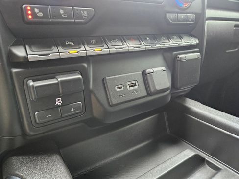 Used 2021 GMC Sierra 1500 SLT w/ SLT Premium Package image 18