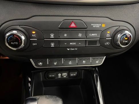 Used 2016 Kia Sorento SX image 26