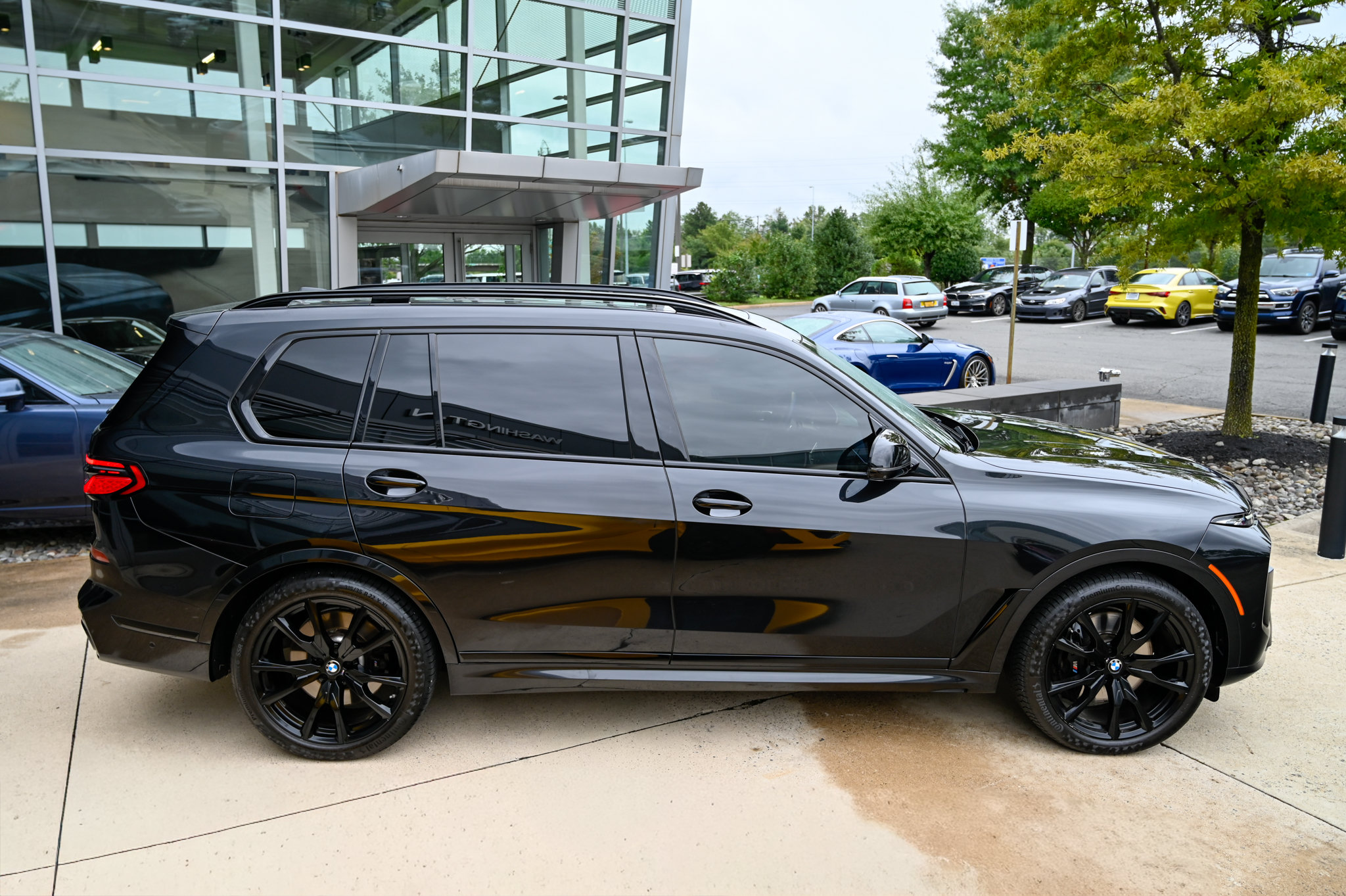 Used 2024 BMW X7 M60i w/ Executive Package AWD/4WD image 4