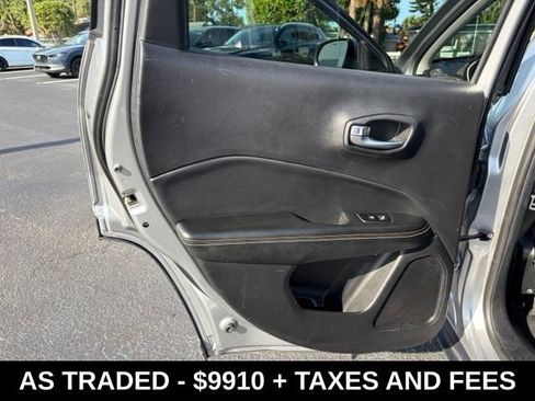 Used 2018 Jeep Compass Latitude w/ Popular Equipment Group AWD/4WD image 13