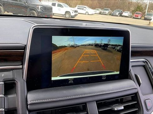 Used 2024 Chevrolet Suburban Premier image 11