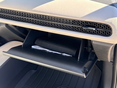 Certified 2026 Honda HR-V LX image 24