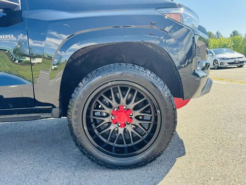 Used 2023 Chevrolet Colorado Z71 image 40