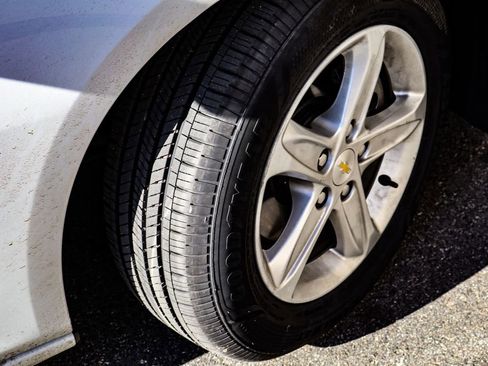 Used 2024 Chevrolet Malibu LT image 33