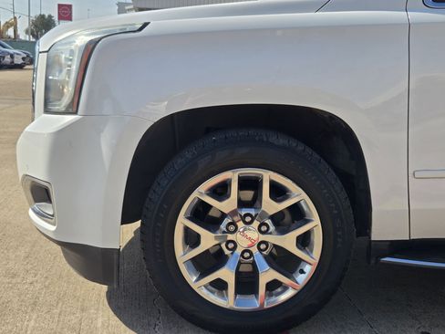 Used 2016 GMC Yukon XL SLE w/ Convenience Package image 5