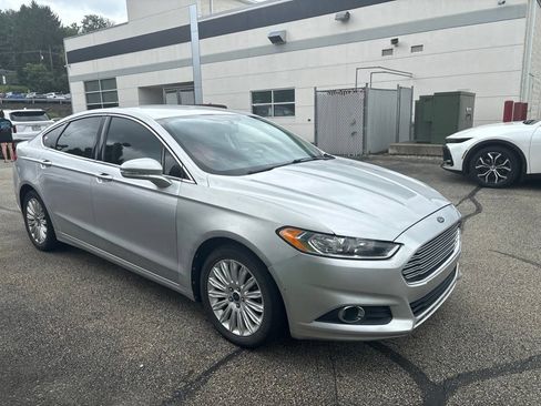 Used 2013 Ford Fusion SE FWD image 1