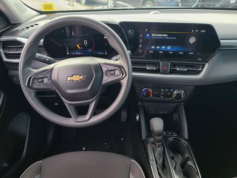 Used 2024 Chevrolet TrailBlazer LS image 12