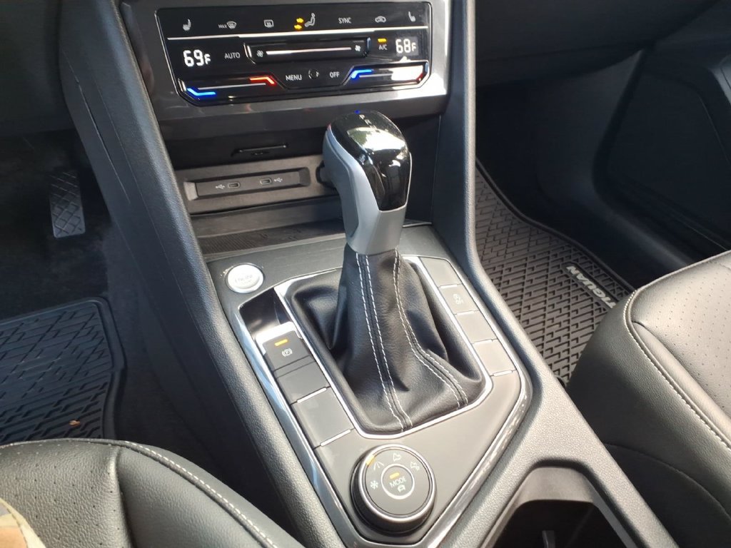 Used 2024 Volkswagen Tiguan SE AWD/4WD image 26