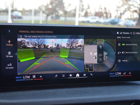 Used 2025 BMW 330i Sedan w/ Convenience Package image 21