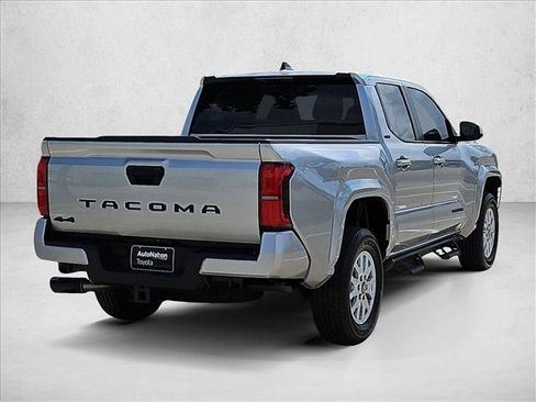 Used 2025 Toyota Tacoma SR5 AWD/4WD image 5