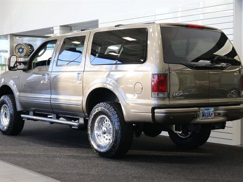 Used 2005 Ford Excursion Limited image 6