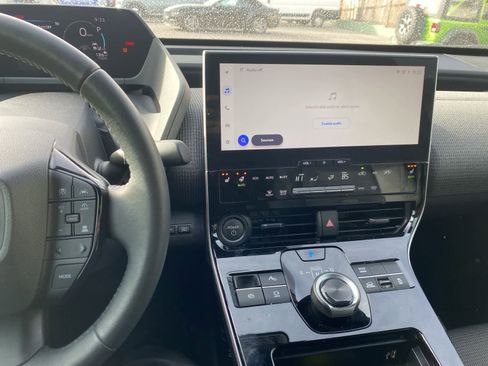 Used 2024 Toyota bZ4X XLE w/ Weather Package image 14