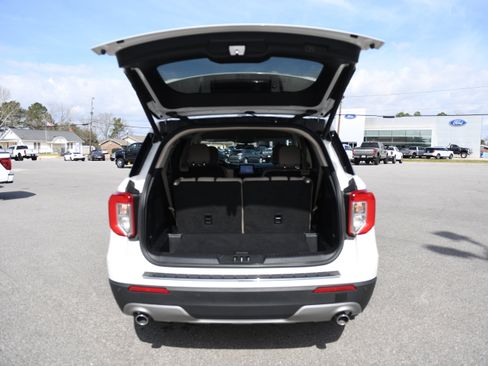 Used 2023 Ford Explorer Limited w/ Equipment Group 301A image 10