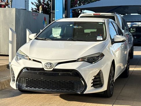 Used 2019 Toyota Corolla SE FWD image 1