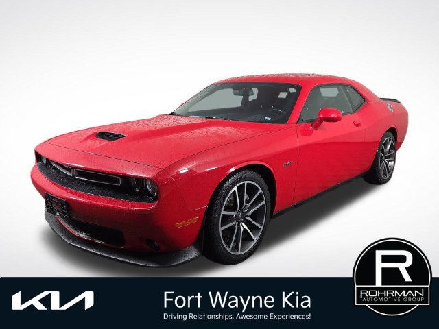 Used 2023 Dodge Challenger R/T RWD image 1