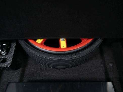 Certified 2025 Porsche Macan image 32