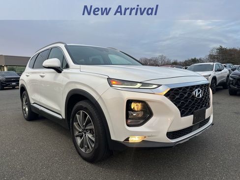 Used 2019 Hyundai Santa Fe SEL image 2