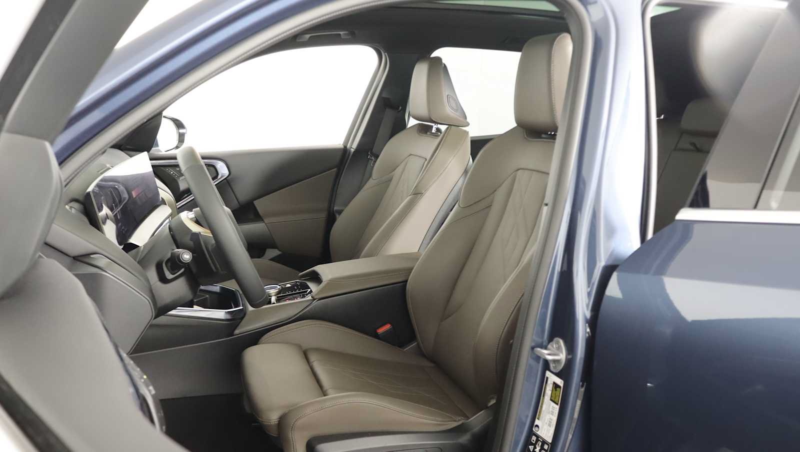Used 2025 BMW X3 xDrive30i w/ Convenience Package AWD/4WD image 11