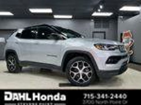 Used 2024 Jeep Compass Limited image 1