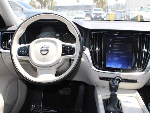 Used 2020 Volvo V60 T5 Cross Country w/ Protection Package Premier AWD/4WD image 13