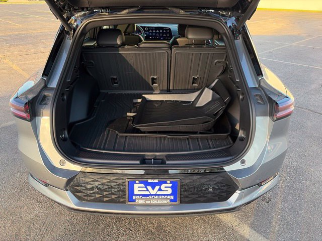 Used 2026 Chevrolet Equinox EV RS AWD/4WD image 16