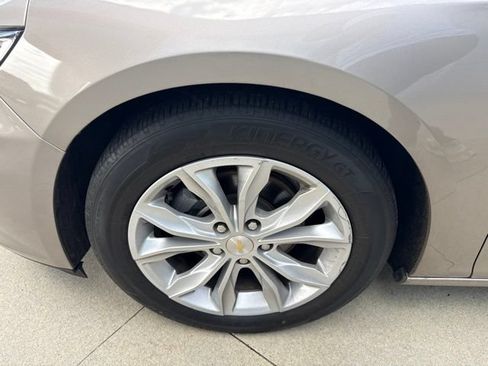 Used 2024 Chevrolet Malibu LT FWD image 12
