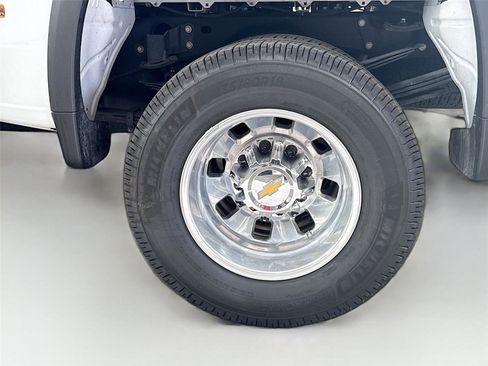 Used 2025 Chevrolet Silverado 3500 LT image 5