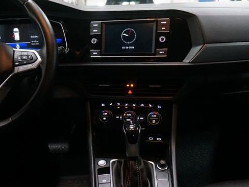 Certified 2023 Volkswagen Jetta SE image 35