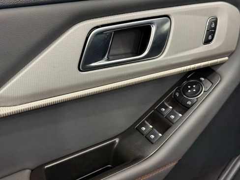 Certified 2025 Ford Explorer Active image 15