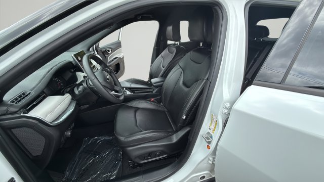 Used 2025 Jeep Compass Limited AWD/4WD image 36