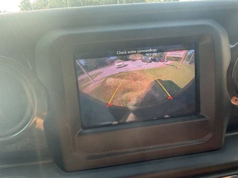 Used 2021 Jeep Wrangler Unlimited Sport AWD/4WD image 20