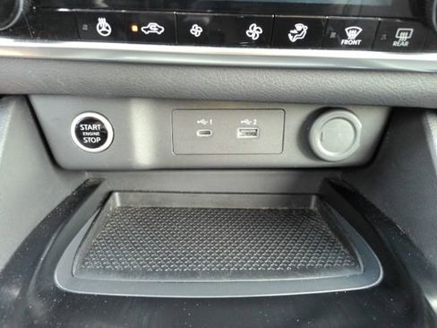 Used 2022 Nissan Rogue SV w/ SV Premium Package FWD image 46